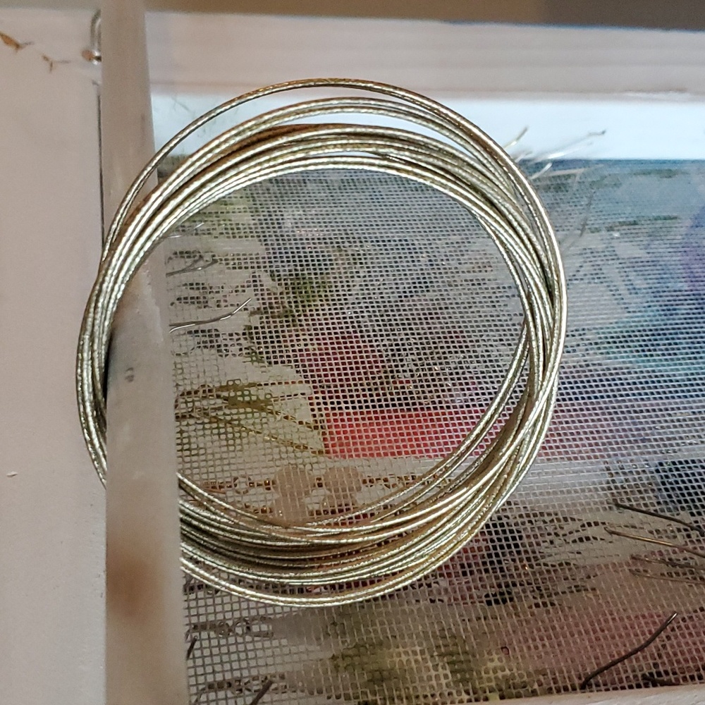 Gold bangle bracelets - Picture 3 of 3